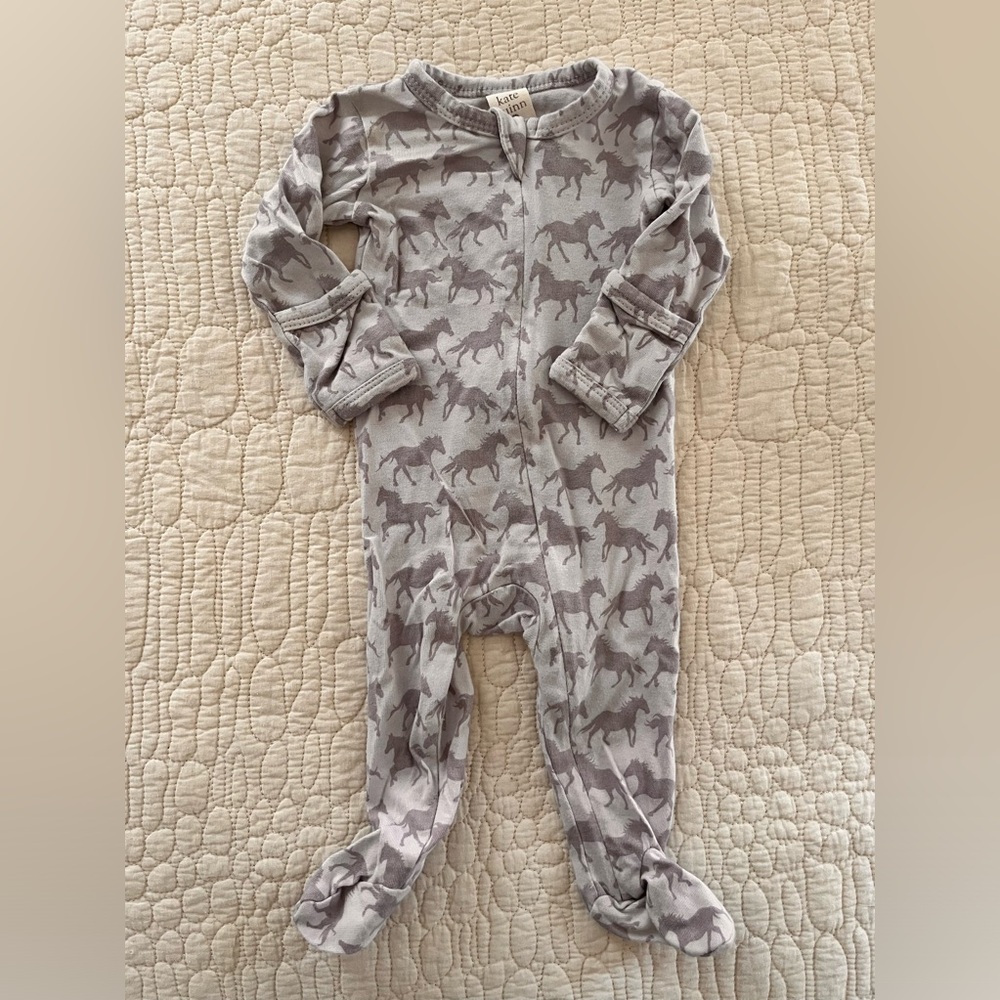 kate quinn Longsleeve zipper footie in lavender mustang print